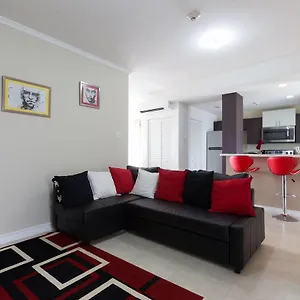 Apartment The Brompton's Luxury, Kingston